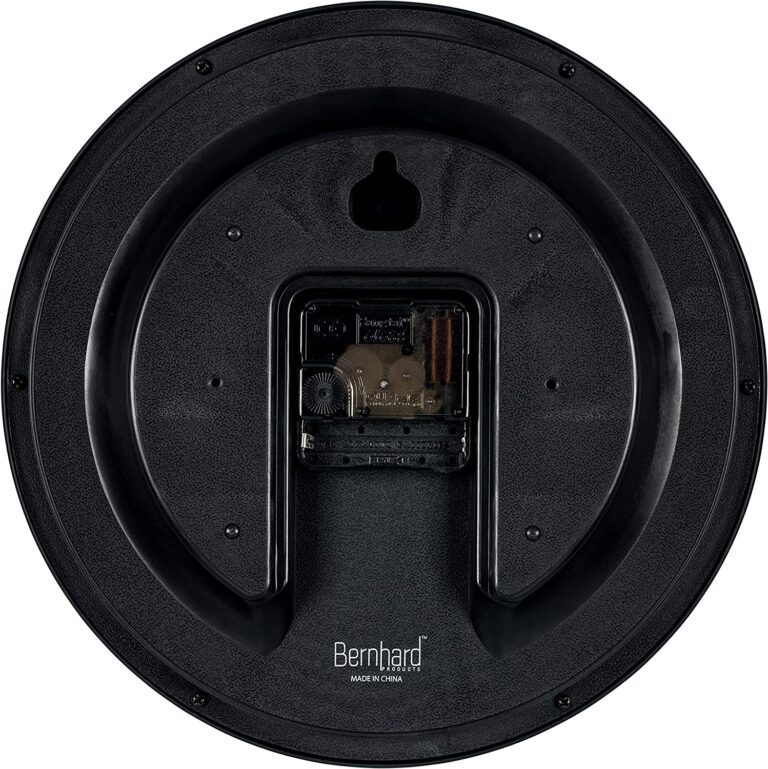 Wall clocks: how to add a functional and stylish decorative element to your interior
