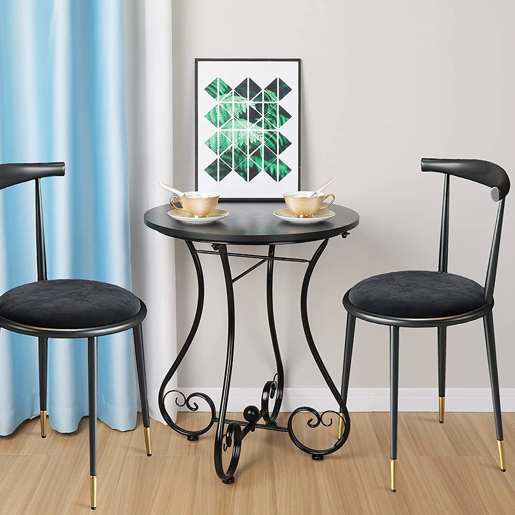 Coffee table: a small but important accent in the interior