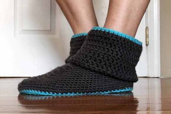 Women's Slouchy Slippers Crochet Pattern