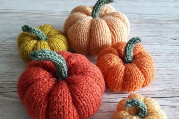 Easy Knitted Pumpkin