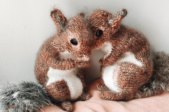 Red Squirrel Knitting Pattern
