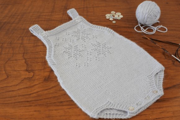 Snowflake Baby Romper Knitting Pattern